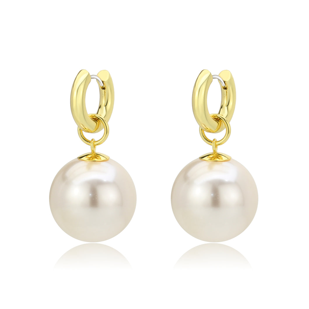 3W1741G - Flash Gold Brass Earring with Synthetic in White