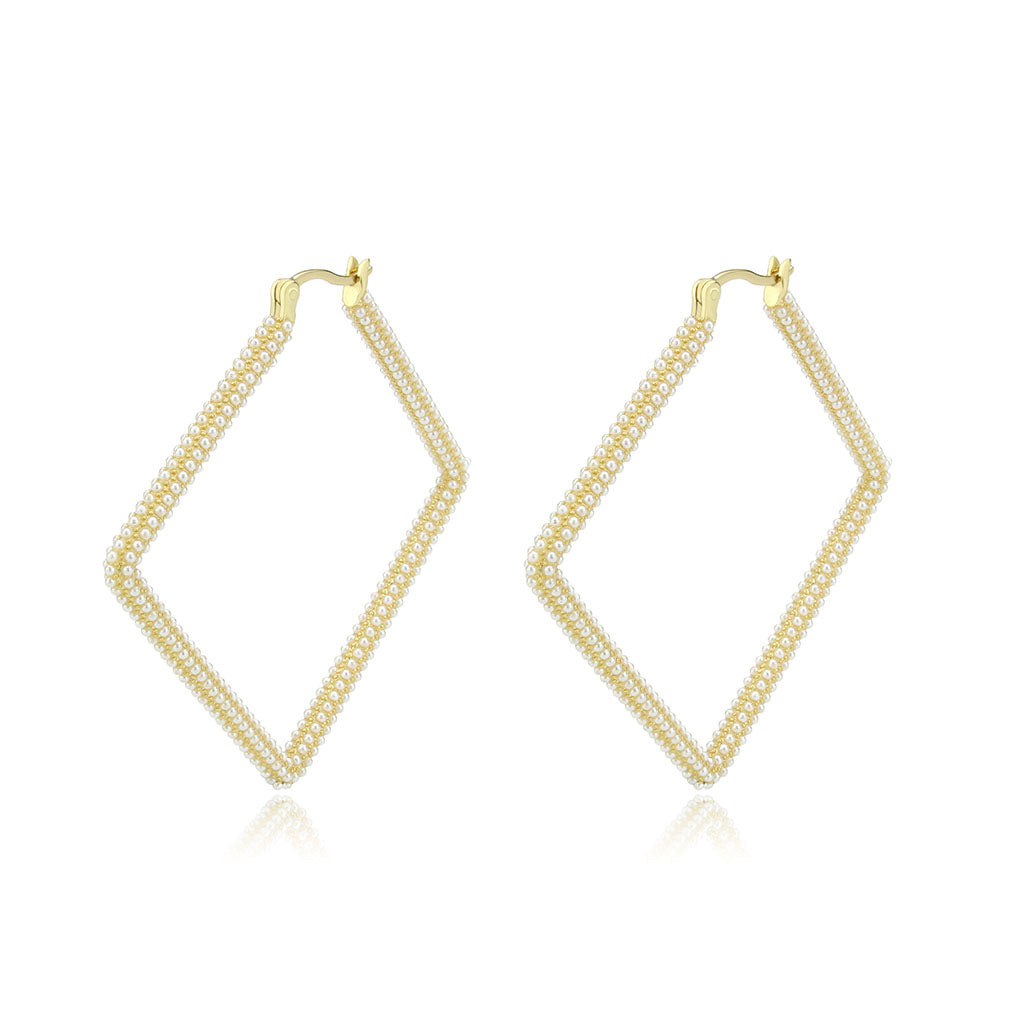 3W1786 - Flash Gold Brass Earring with Synthetic in White