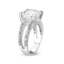 Load image into Gallery viewer, LO5S060- Sterling Silver Ring with CZ In Clear High Polished( NO Plating)