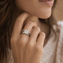 Load image into Gallery viewer, TK097 - High polished (no plating) Stainless Steel Ring with AAA Grade CZ  in Clear