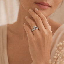 Load image into Gallery viewer, TK1821 - High polished (no plating) Stainless Steel Ring with Top Grade Crystal  in Clear