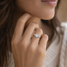 Load image into Gallery viewer, TK3249 - High polished (no plating) Stainless Steel Ring with Top Grade Crystal  in Clear