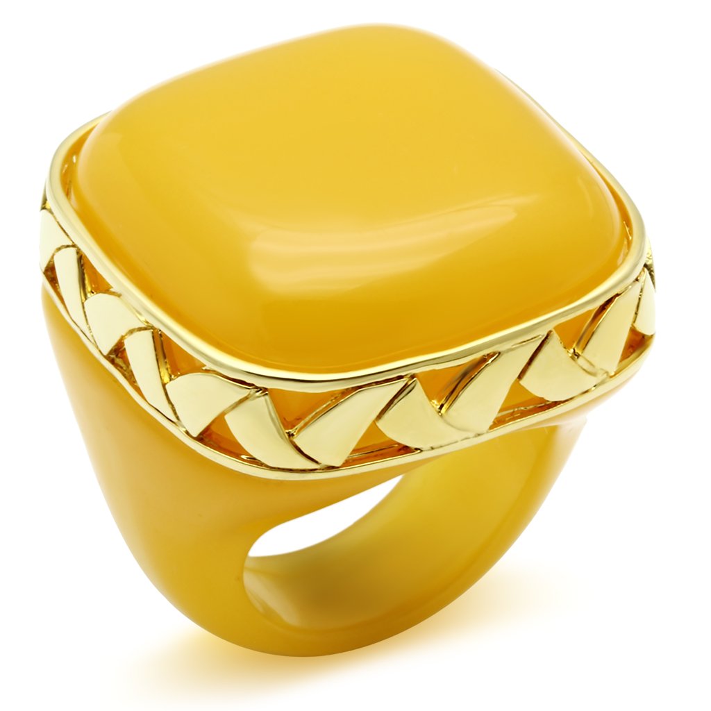 VL014 - IP Gold(Ion Plating) Brass Ring with Synthetic Synthetic Stone in Topaz